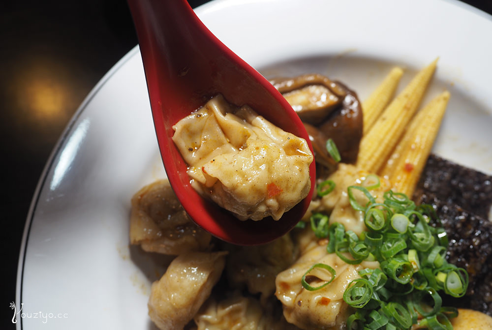 邱記麻辣食堂 正宗重慶麻辣湯頭 一個人也能獨享︱北醫商圈美食麻辣鍋