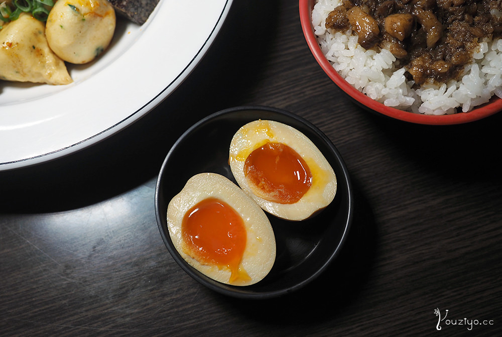 邱記麻辣食堂 正宗重慶麻辣湯頭 一個人也能獨享︱北醫商圈美食麻辣鍋